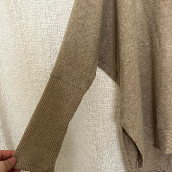 NWT Zenana Women’s Sweater Size L. Super Soft And Cozy. - Picture 7 of 7